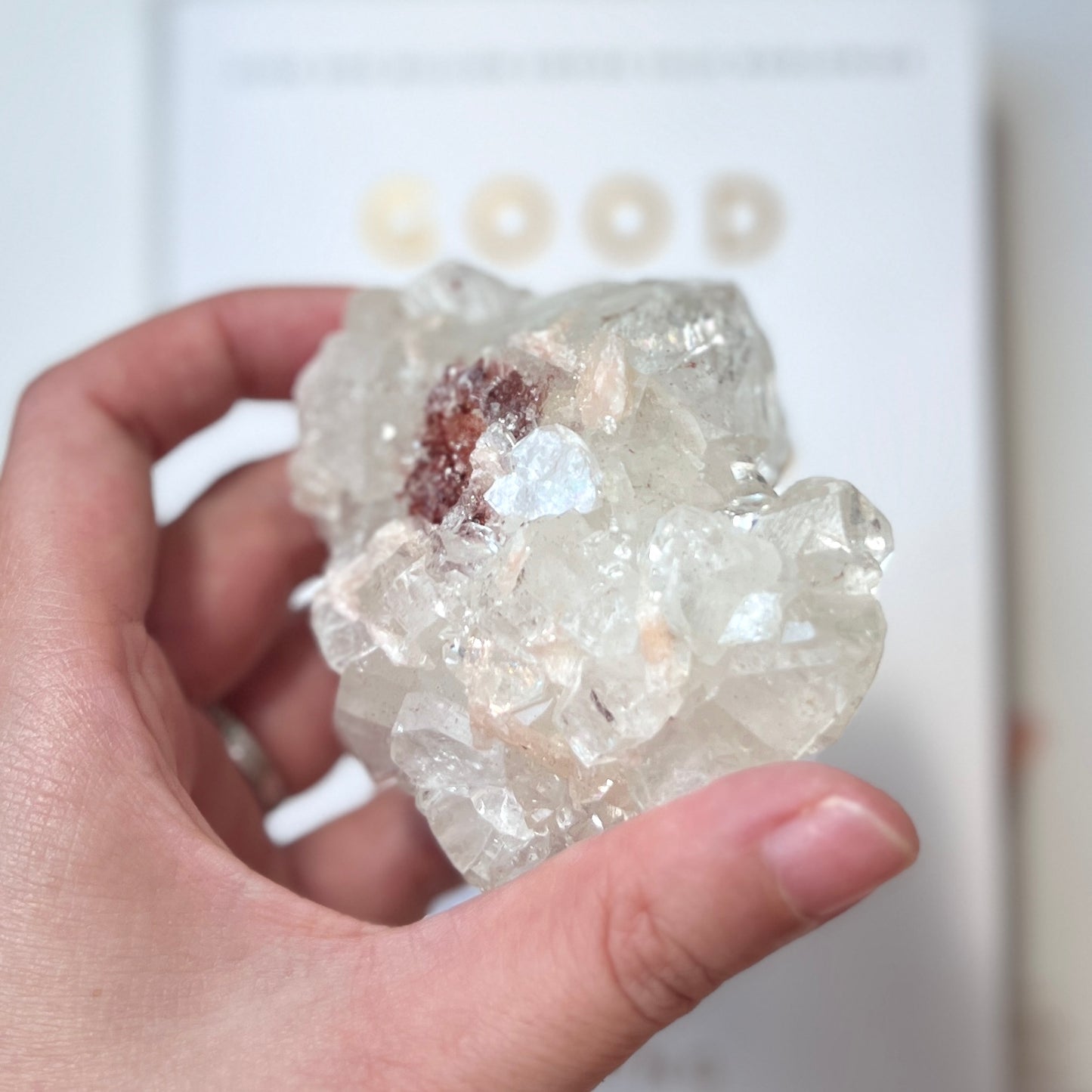 Apophyllite Cluster 魚眼石