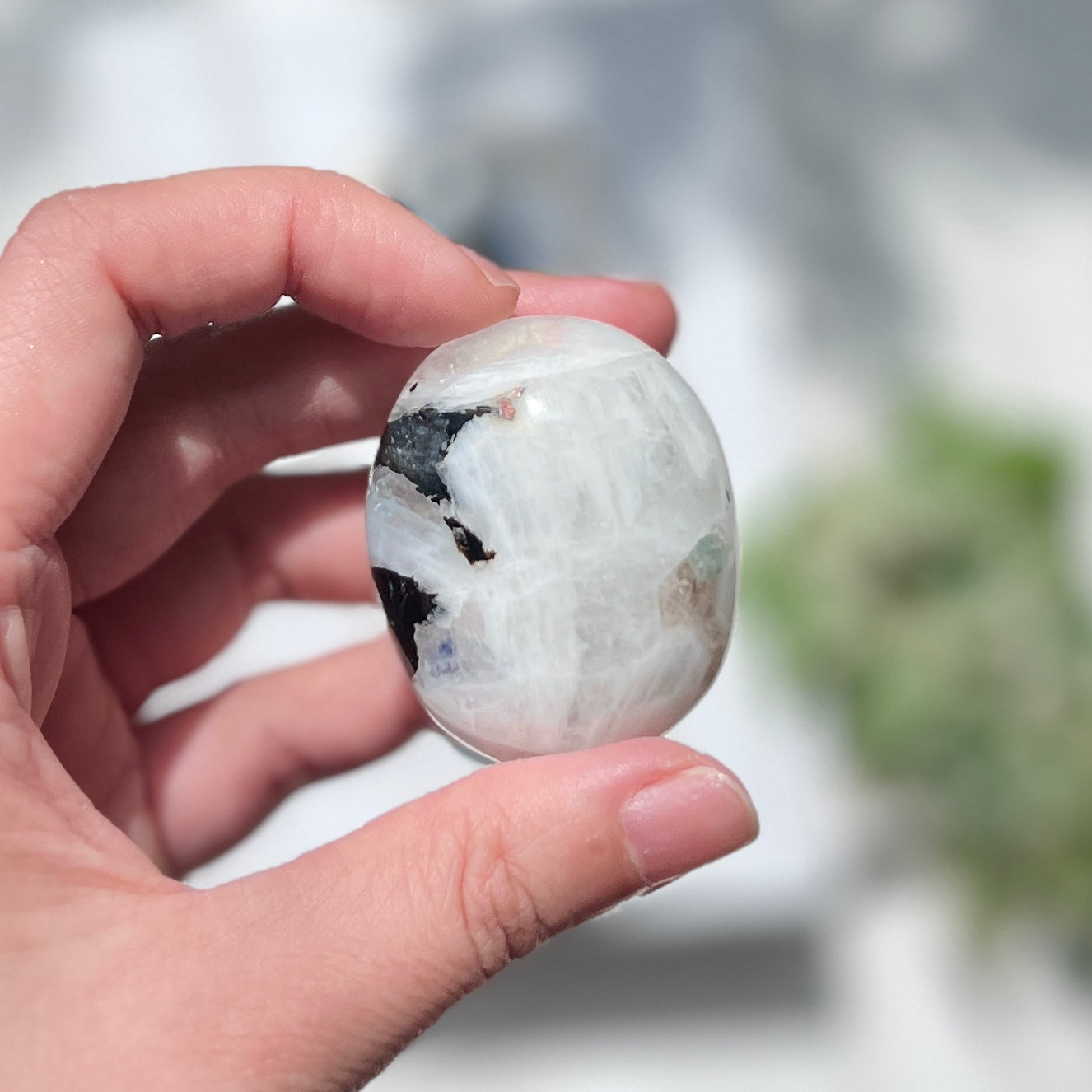 Moonstone Palm Stone 月亮石