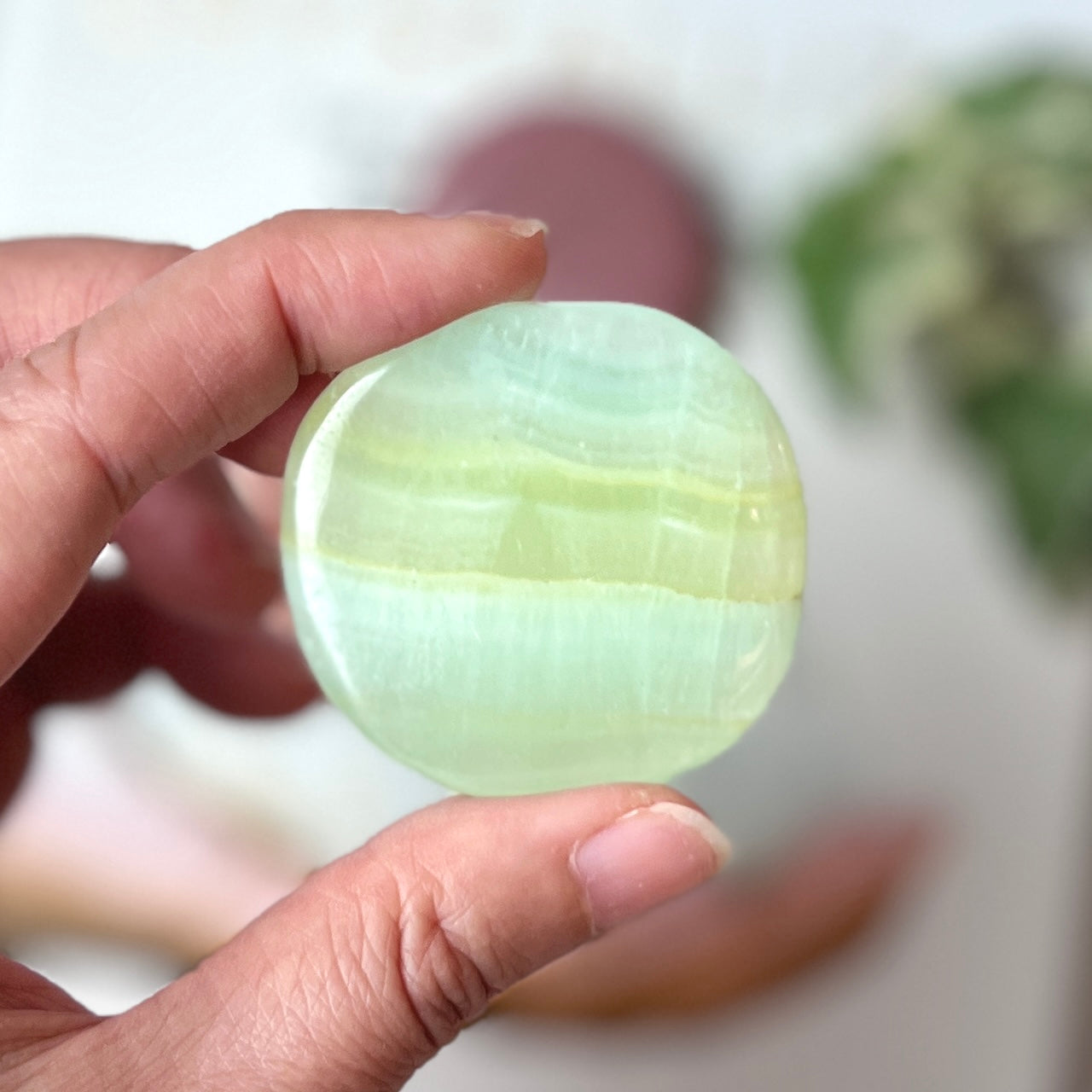 Pistachio Calcite Palm Stone 開心果方解石