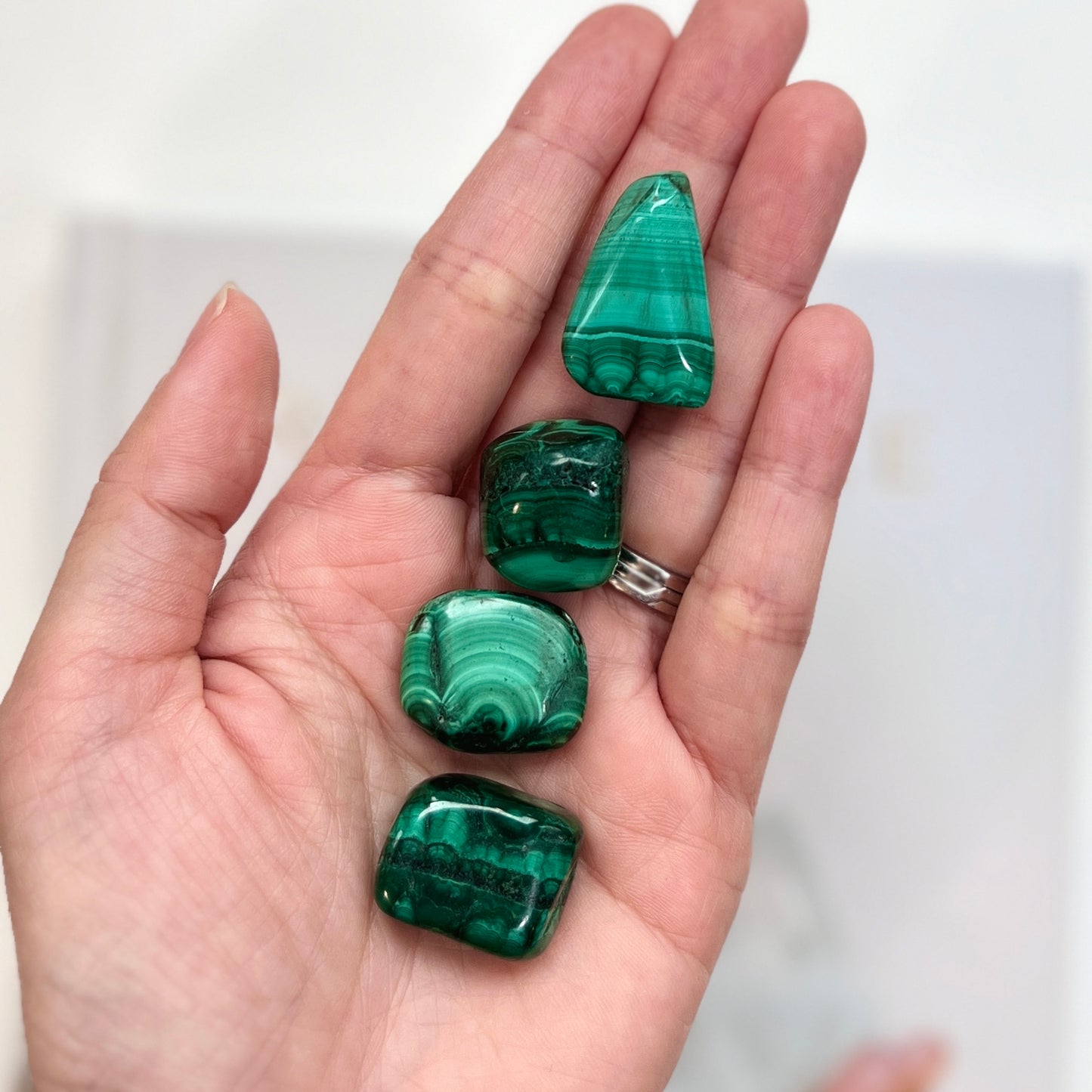 Malachite Tumble Stone 2-3cm 孔雀石