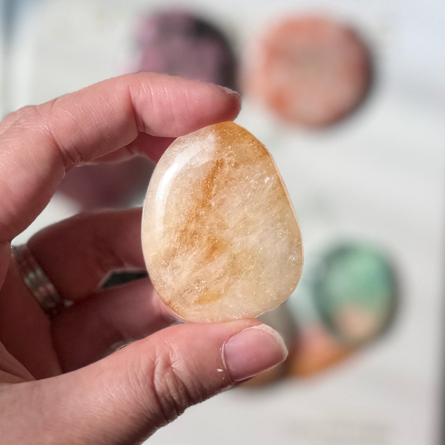 Citrine Palm Stone 黃水晶