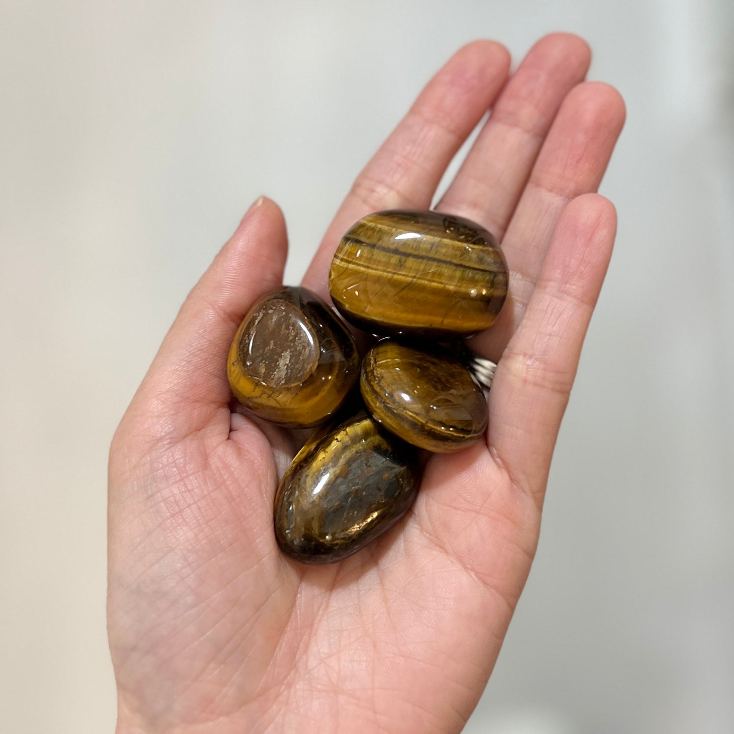 Tiger Eyes tumble stone 3-4cm 虎眼石