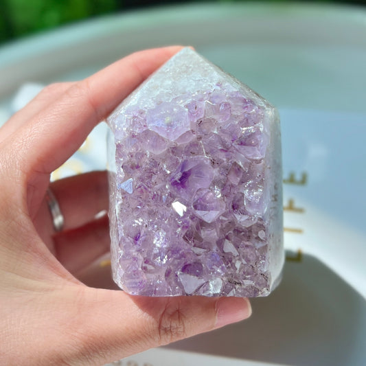 Amethyst Tower 紫水晶