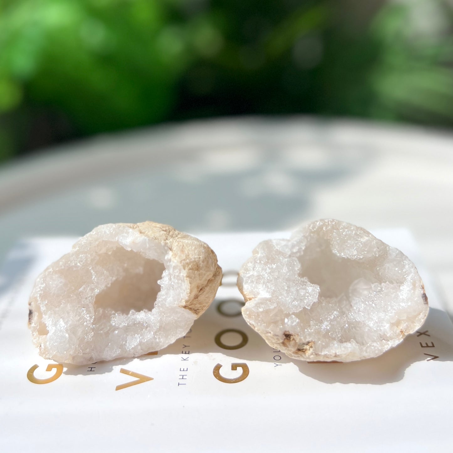 White Quartz Geode (1 pair) 白水晶