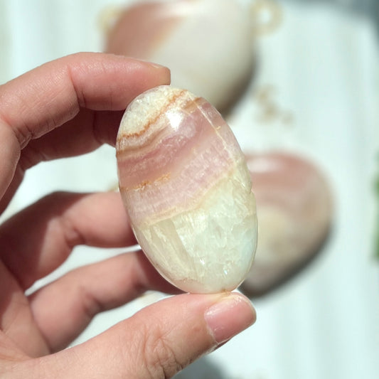Pink Aragonite Palm Stone 粉紅霰石
