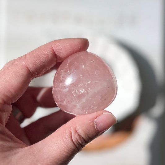 Rose Quartz Palm Stone 粉晶