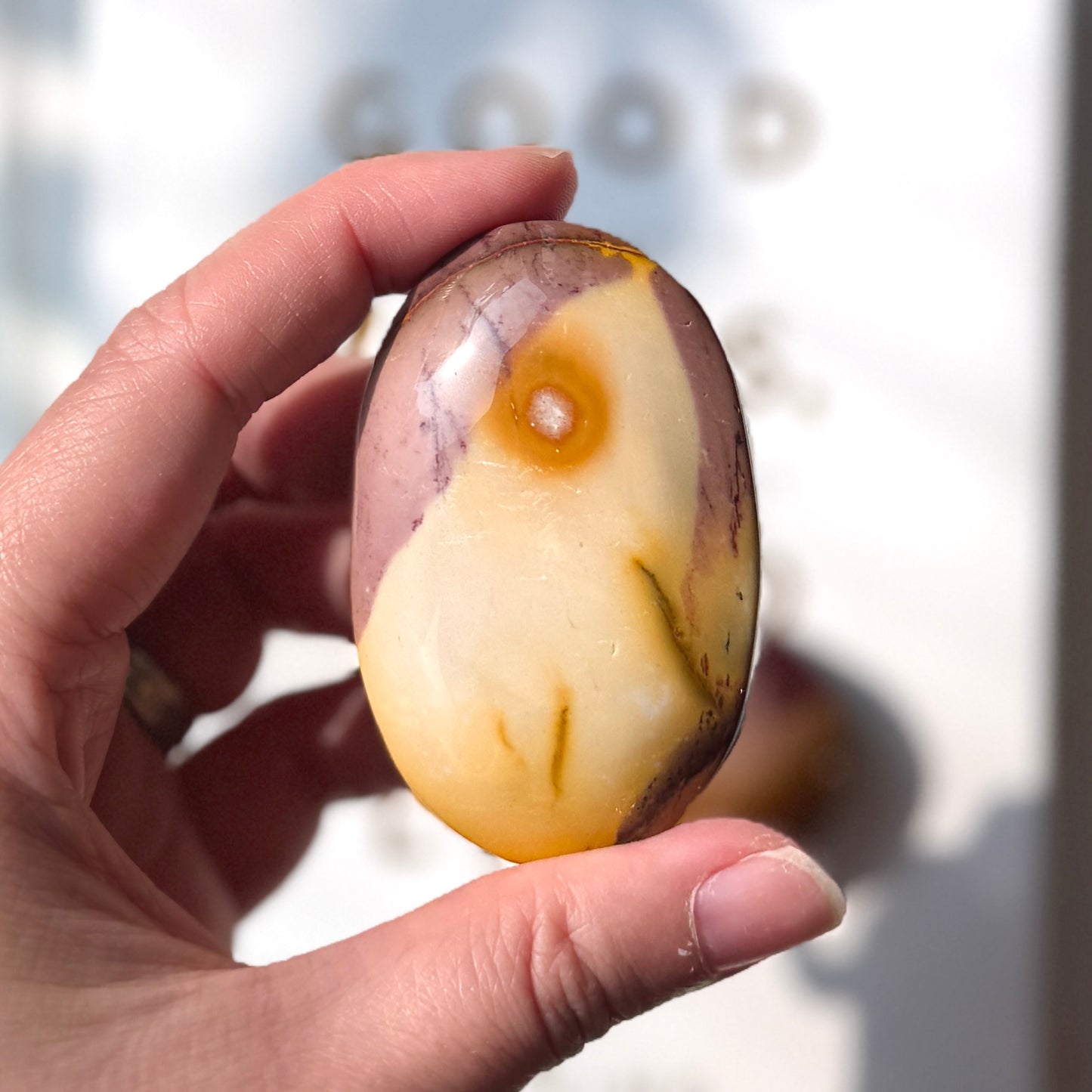 Mookaite Palm Stone 魔凱石