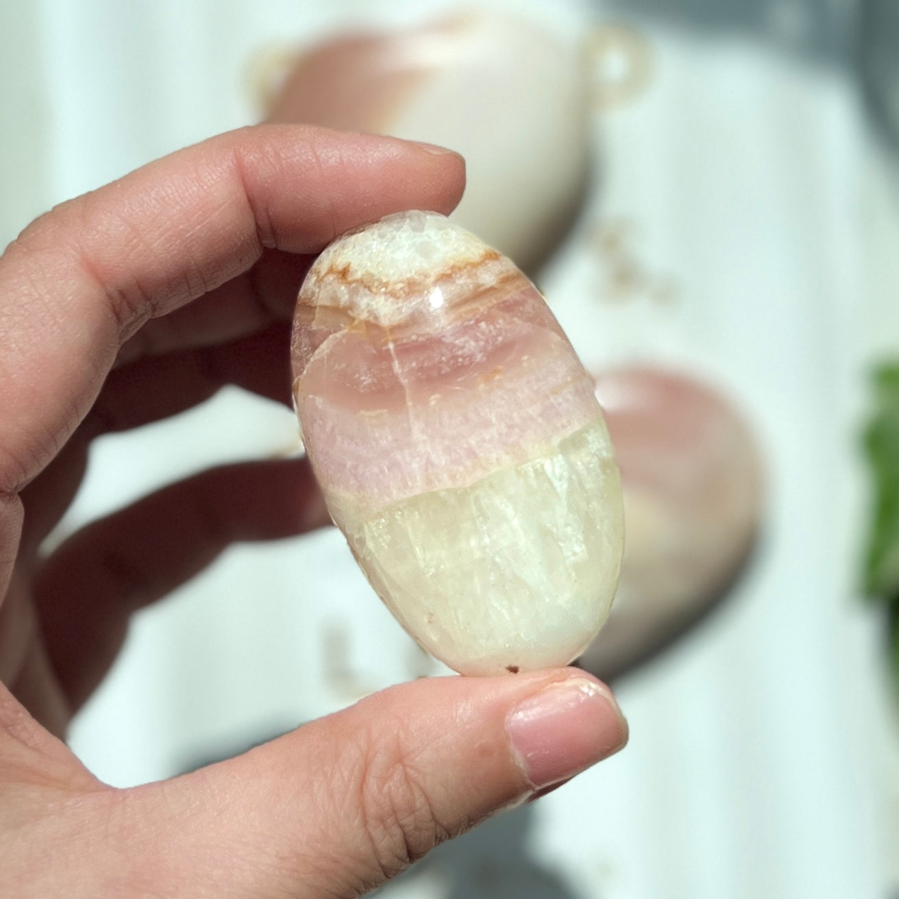 Pink Aragonite Palm Stone 粉紅霰石