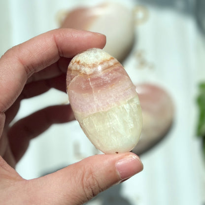Pink Aragonite Palm Stone 粉紅霰石