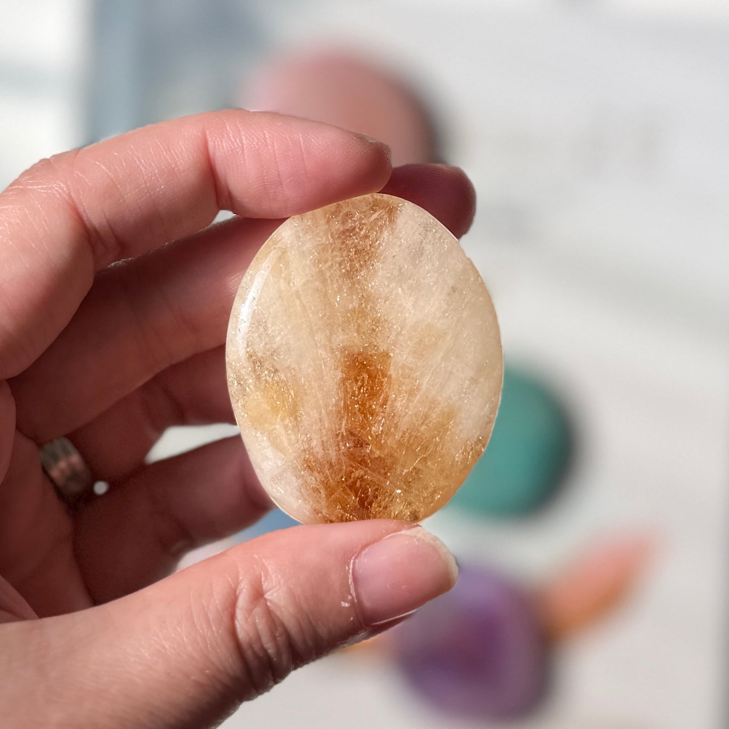 Citrine Palm Stone 黃水晶