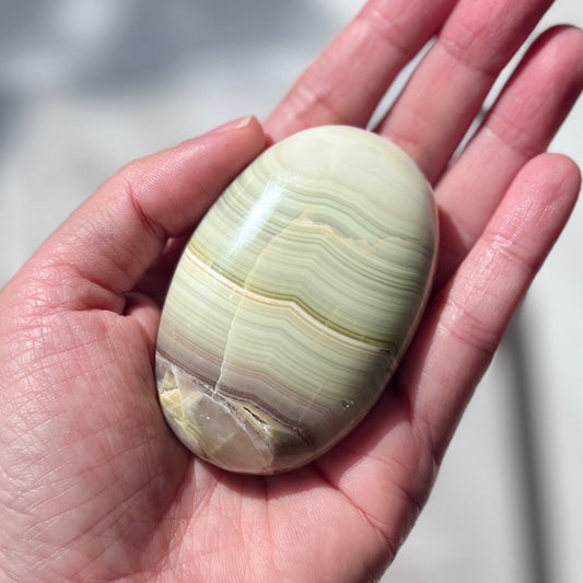 Green Onyx Palm Stone 綠安力士