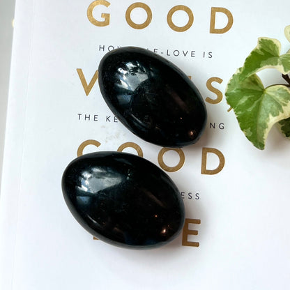 Black Tourmaline Palm Stone 黑碧璽