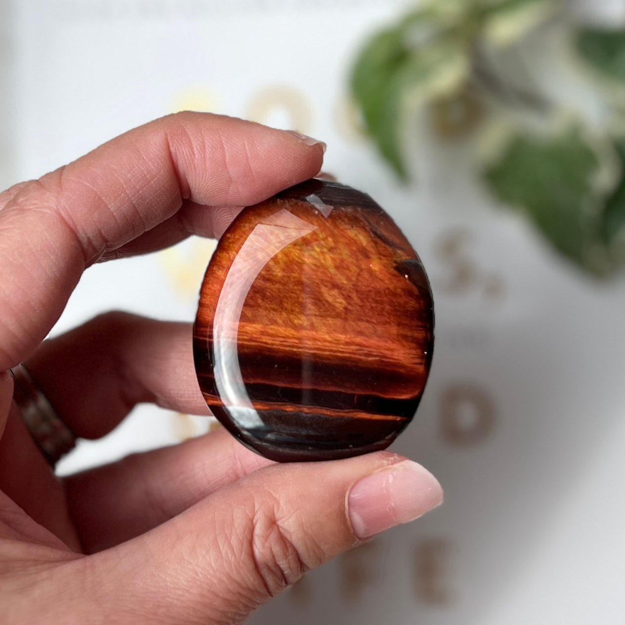 Red Tiger’s Eye Palm Stone 紅虎眼石