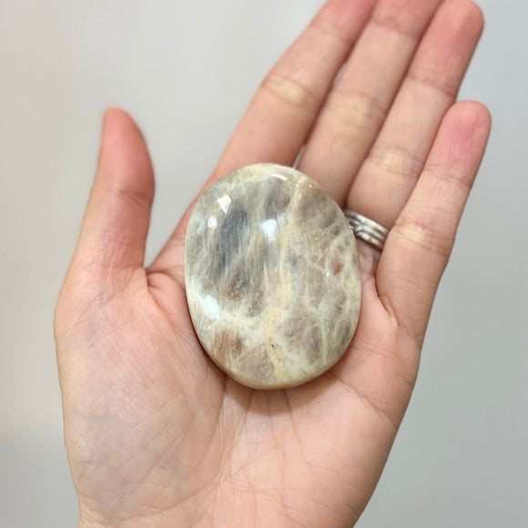 Moonstone x Sunstone Palm stone (MS-002)