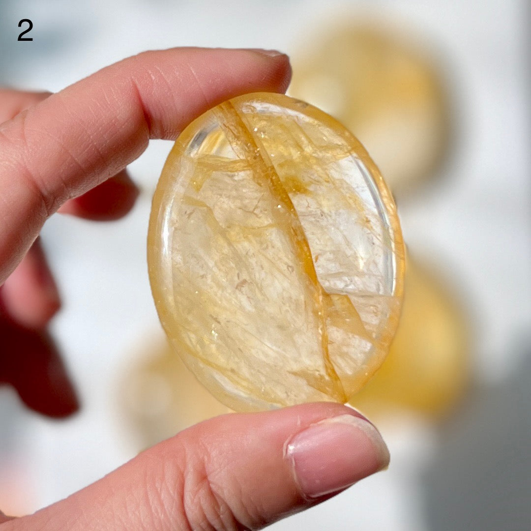 Golden Healer Quartz Palm Stone 黃金療癒者石英