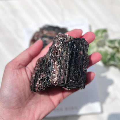 Black Tourmaline Raw 黑碧璽