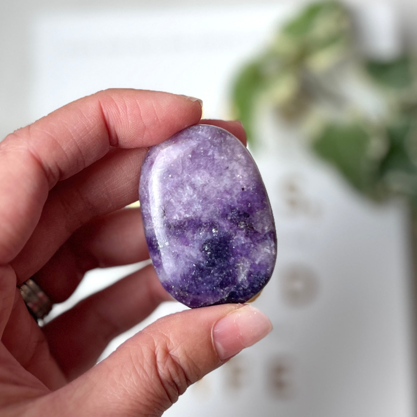 Lepidolite Palm Stone 紫鋰雲母