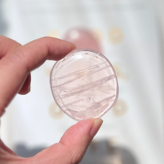 Rose Quartz Palm Stone 粉晶