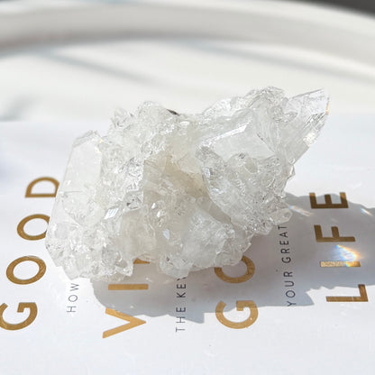 Apophyllite Cluster 魚眼石