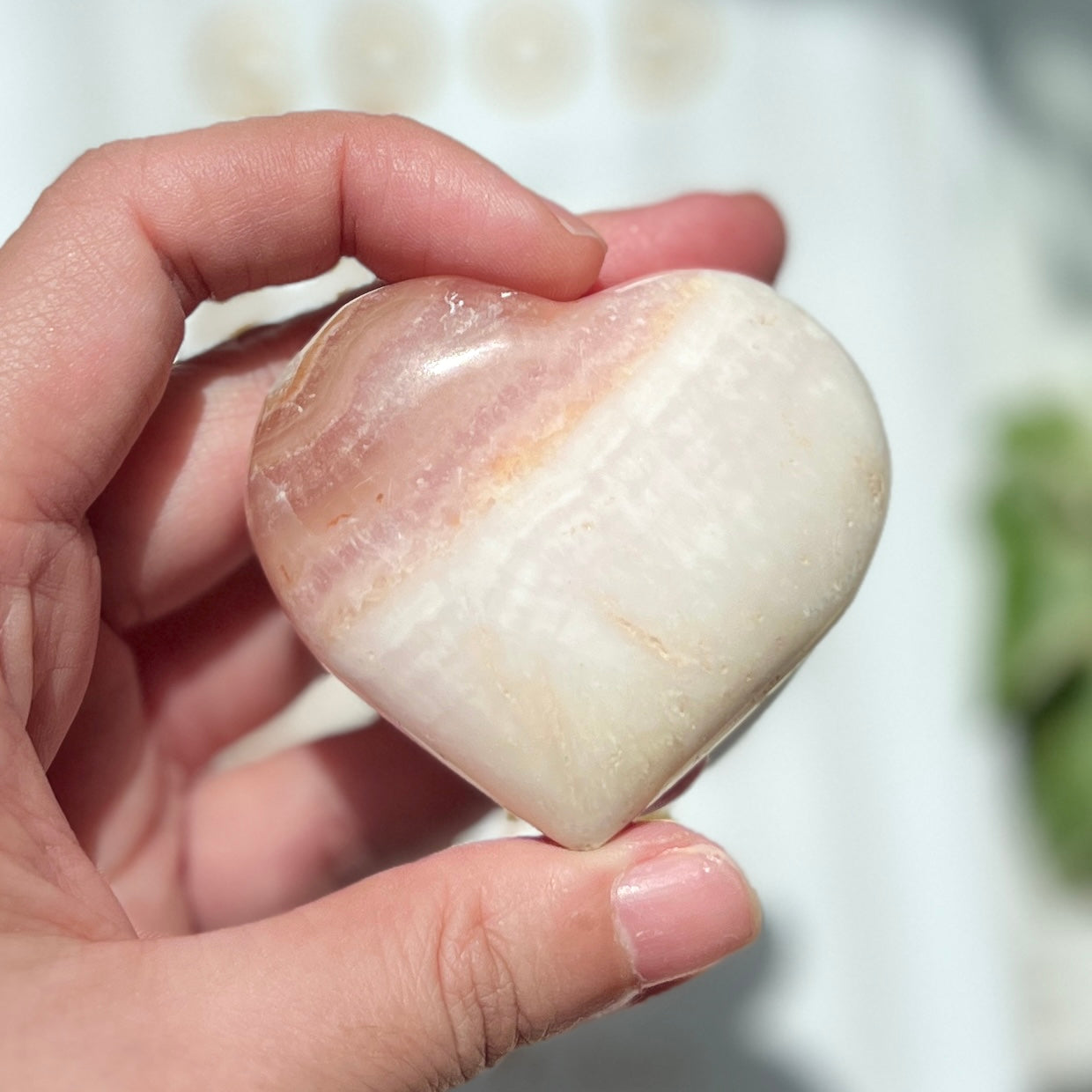 Pink Aragonite Heart 粉紅霰石