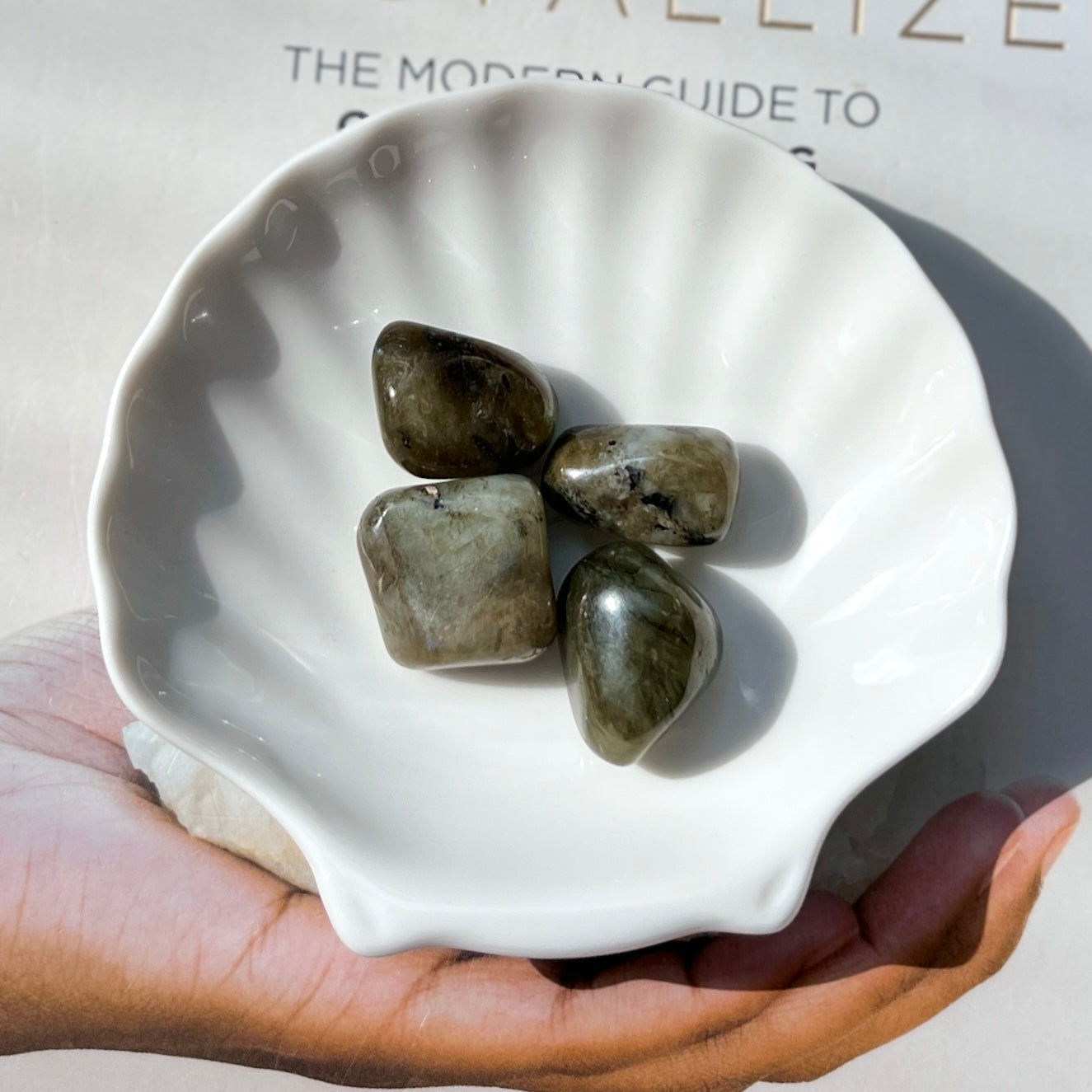 Labradorite Tumble stone 拉長石