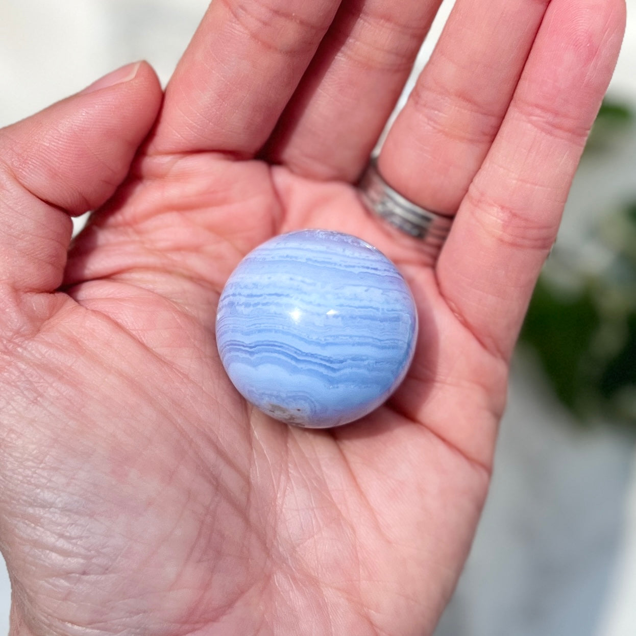 Blue Lace Palm Sphere 藍紋瑪瑙