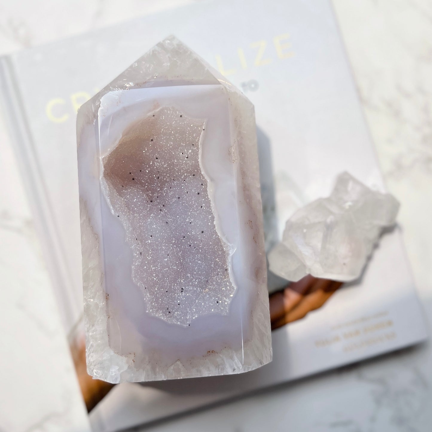 Druzy Agate Tower 瑪瑙