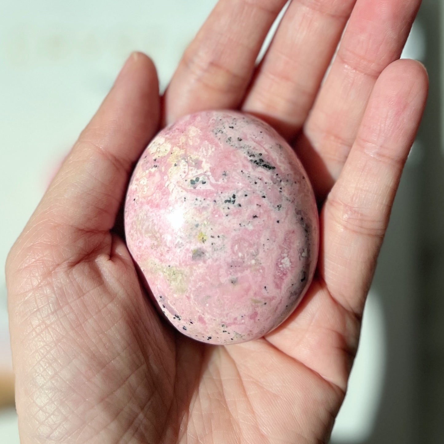 Rhodonite Palm Stone 薔薇輝石