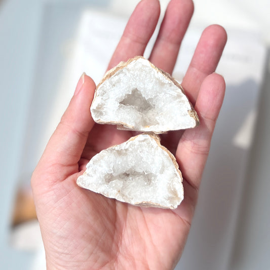 White Quartz Geode (1 pair) 白水晶
