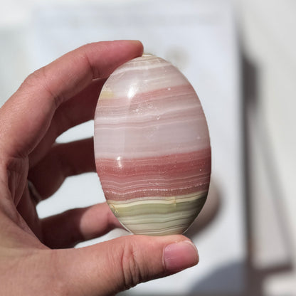Pink Banded Calcite Palm Stone 粉紅千層方解石