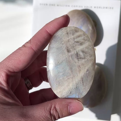 Moonstone Palm Stone 月亮石