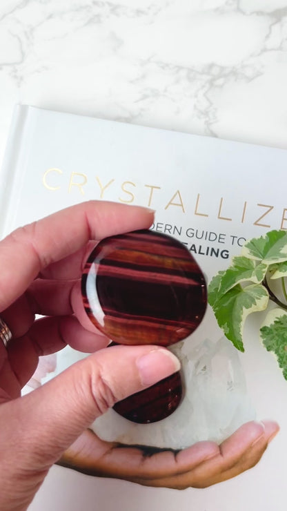 Red Tiger’s Eye Palm Stone 紅虎眼石