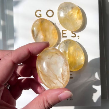 Golden Healer Quartz Palm Stone 黃金療癒者石英