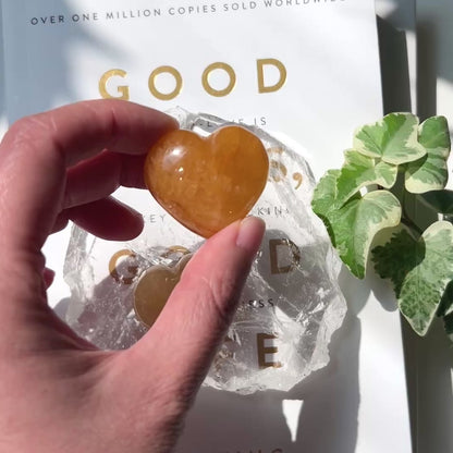 Golden Healer Quartz Heart 黃金療癒者石英