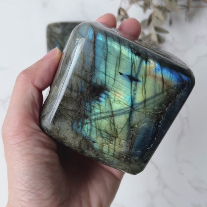 Labradorite Freeform 拉長石