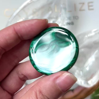 Malachite Palm Stone 孔雀石