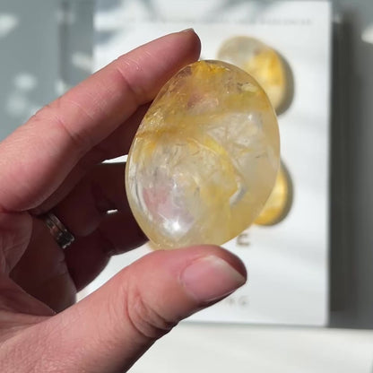 Golden Healer Quartz Palm Stone 黃金療癒者石英