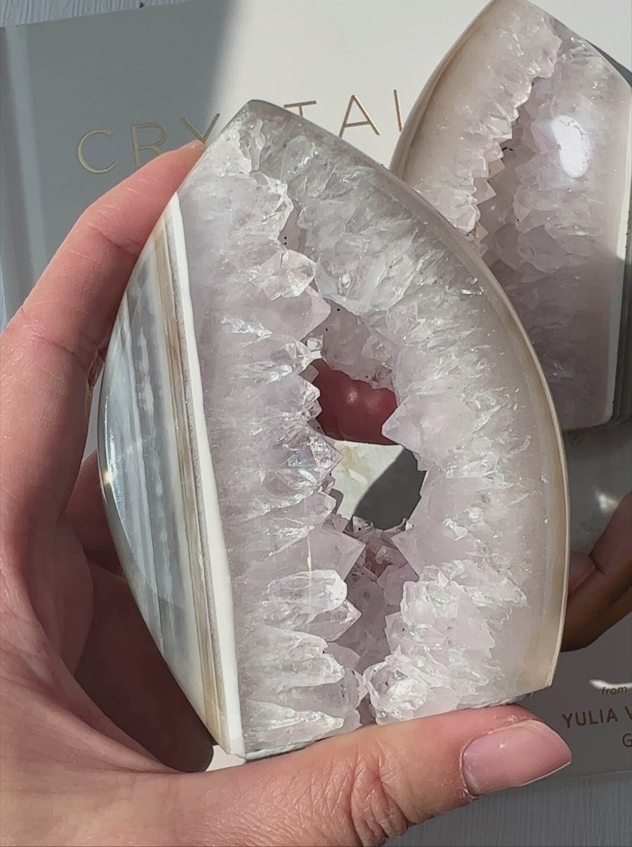 Crystals – Be In Love